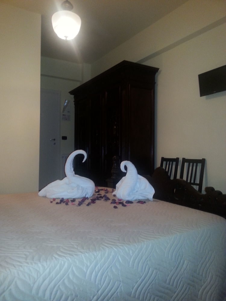 Bed and Breakfast Avec Moi Roma Экстерьер фото